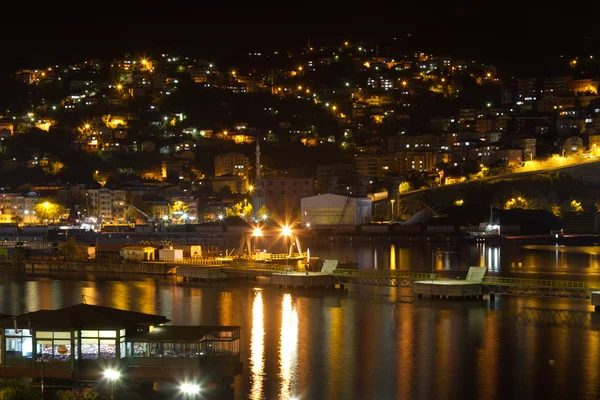 Ciudad y puerto de Zonguldak por la noche —  Fotos de Stock