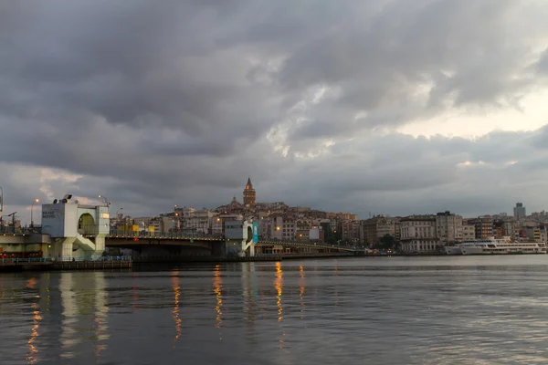 Galata-torony és a galata-híd — Stock Fotó