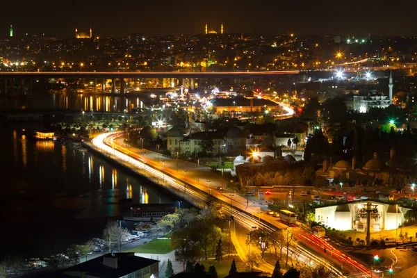 Vue de nuit d'Istanbul depuis la colline Pierre Loti — Photo