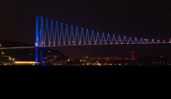 Istanbul bosporus brücke — Stockfoto