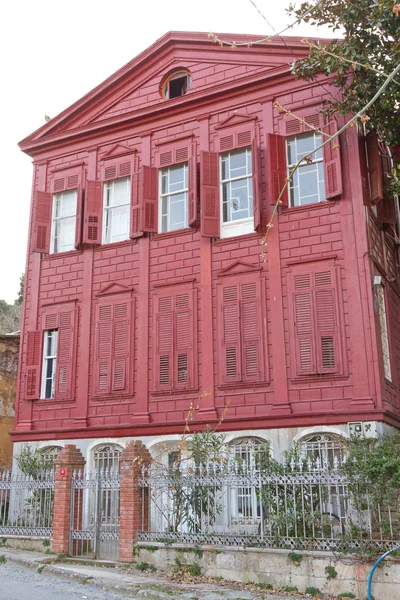 Ancien bâtiment des îles des Princes — Photo