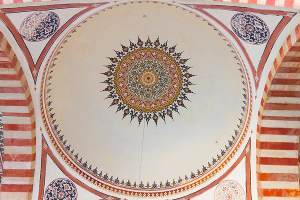 Interior view of a dome from Selimiye Mosque courtyard, Edirne, — Stock Photo, Image