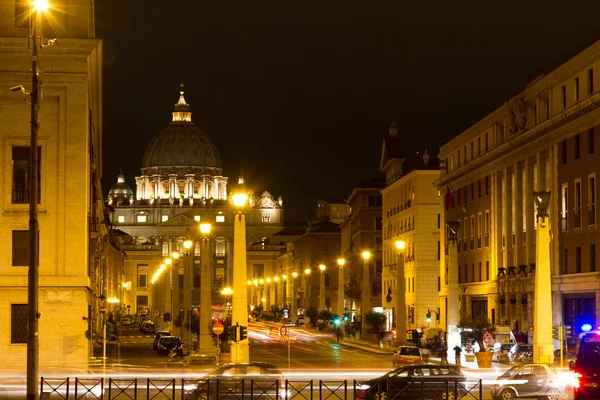 Via della Conciliazione e Basílica de São Pedro, Roma, Itália — Fotografia de Stock