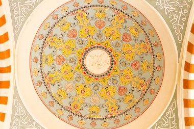 uc serefeli Camii avlusu, edirn gelen bir kubbe iç görünüm