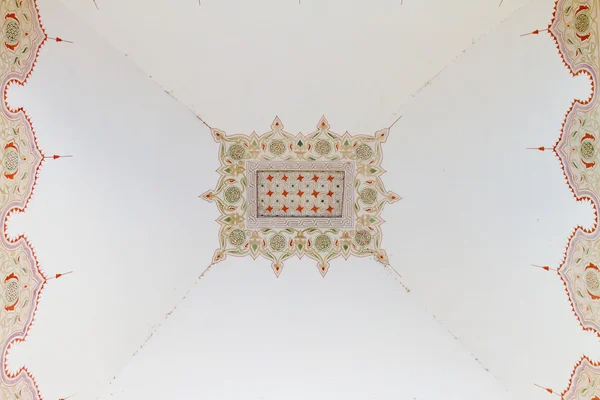 Vista interior de uma cúpula do pátio da Mesquita Velha, Edirne, Turke — Fotografia de Stock