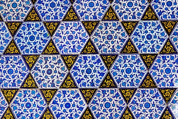 Muro di piastrelle blu turco tradizionale a mano — Stockfoto