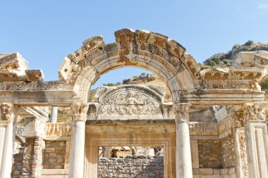hadrian Tapınağı Efes, Türkiye'de