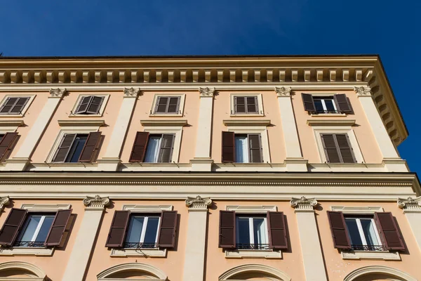 Stary budynek z Rzymu, Włochy — Zdjęcie stockowe
