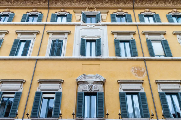 Stary budynek z Rzymu, Włochy — Zdjęcie stockowe