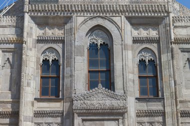 Pertevniyal valide sultan Camii
