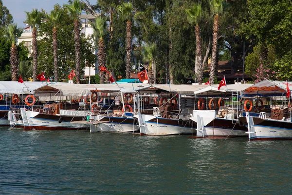 Boote im Dalyan-Fluss — Stockfoto