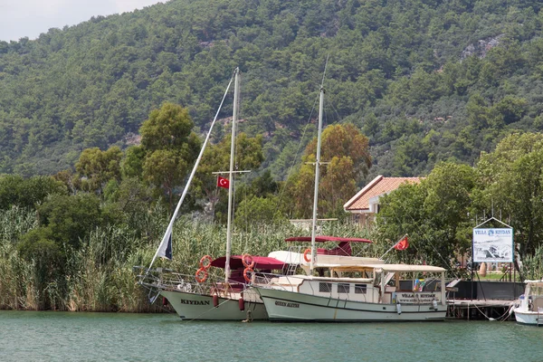 Yachter på Dalyan – stockfoto