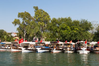 Teknelerle Dalyan nehir