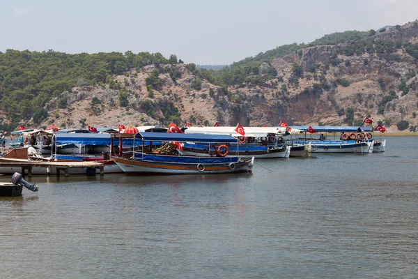 Passeios de barco em Dalyan — Fotografia de Stock