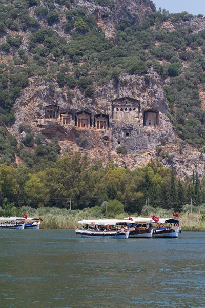 Výlety lodí na řece Dalyan — Stock fotografie