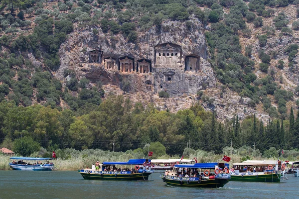 Boat tours in Dalyan River — Stock Photo, Image