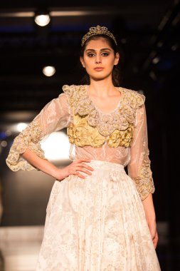 Zuhal Moda, Balkanlarin Buyulu ateşi Catwalk