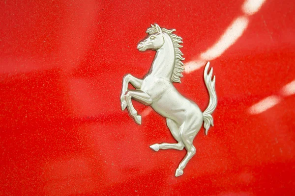 Ferrari logo — Zdjęcie stockowe