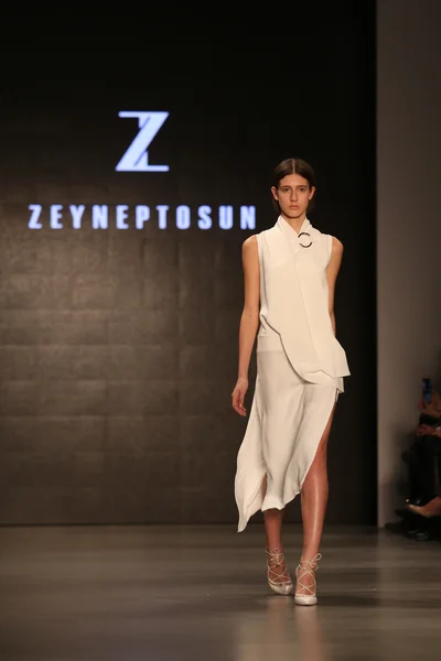 Mercedes-Benz Fashion Week Istanbul 2015 — Zdjęcie stockowe