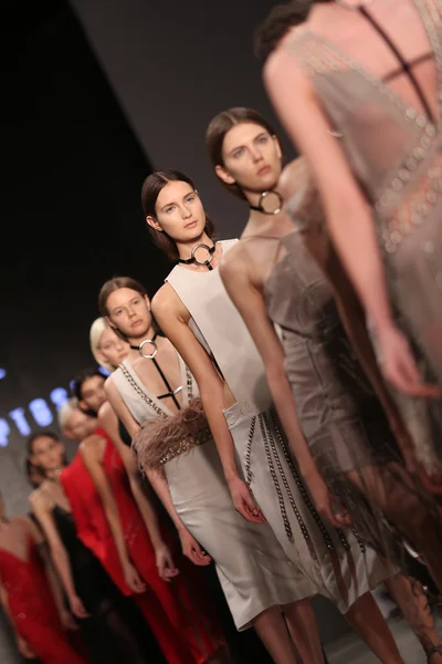 メルセデス ・ ベンツ ファッション週イスタンブール 2015 — ストック写真