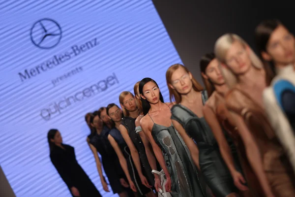 Mercedes-Benz Fashion Week Istanbul 2015 — Stock Photo, Image