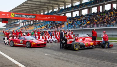 Ferrari yarış gün