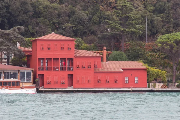 Building in Bosphorus Strait — Stock Photo, Image