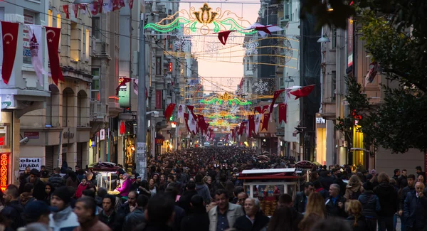 Istiklal Avenue in Istanbul, Turkey — Φωτογραφία Αρχείου