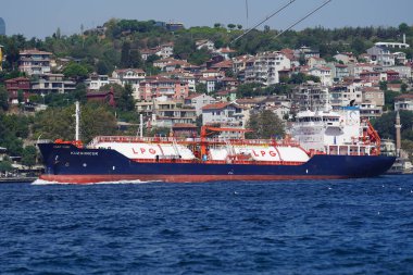 İSTANBUL, TÜRKİYE - 31 Ağustos 2025: LPG Tanker gemisi Boğazı 'ndan geçiyor