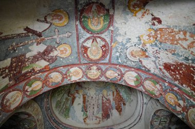 NEVSEHIR, TURKIYE - 10 Ağustos 2025: Goreme Kasabası El Nazar Kilisesi 'nde Fresco