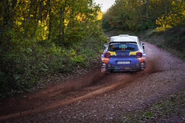 İSTANBUL, TURKIYE - 15 Kasım 2025: İstanbul Rallisi 'nde ralli otomobil yarışı