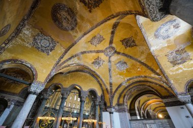 İSTANBUL, TÜRKİYE - 25 Ekim 2025: Sultanahmet İlçesi 'nde Ayasofya