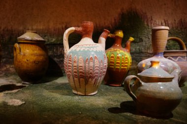 NEVSEHIR, TURKIYE - 08 AĞUSTOS 2025: Avanos Kasabasındaki Guray Müzesinde Eserler