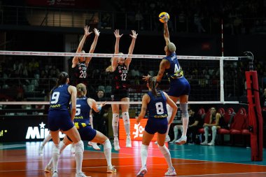 ISTANBUL, TURKIYE - 19 Ekim 2025: Melissa Vargas, Burhan Felek Spor Salonu 'nda Türk Hava Yolcuları Türk Sultanları Ligi maçında eylem halinde