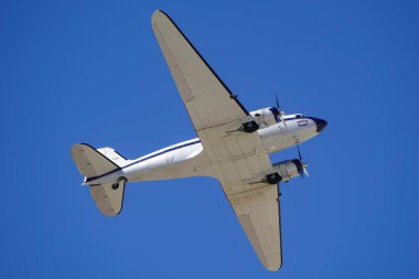 ESKISEHIR, TURKIYE - 21 Eylül 2025: M.S.O Air and Space Museum Douglas DC-3A (2204) Sivrihisar SHG Airshow 'da sergilendi