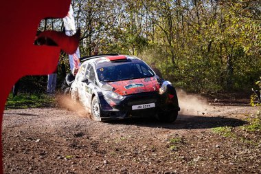 İSTANBUL, TURKIYE - 15 Kasım 2025: İstanbul Rallisi 'nde ralli otomobil yarışı