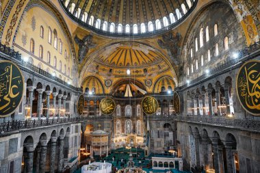İSTANBUL, TÜRKİYE - 25 Ekim 2025: Sultanahmet İlçesi 'nde Ayasofya