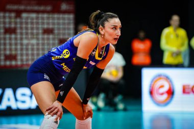 ISTANBUL, TURKIYE - 16 Kasım 2025: Eczacibasi Dynavit 'te Hande Baladin, Eczacibasi Spor Salonu' nda Fenerbahçe-Türkiye Sultanlar Ligi karşılaşması