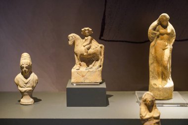 ADANA, TURKIYE - Kasım 09, 2025: Adana Müzesinde Heykel