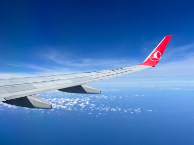 İSTANBUL, TÜRKİYE - 09 Eylül 2025: Türk Hava Yolları Kanadı
