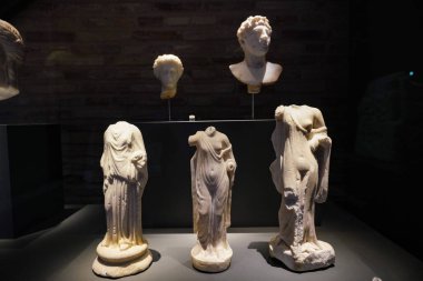 ADANA, TURKIYE - Kasım 09, 2025: Adana Müzesinde Heykel