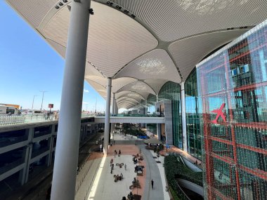 İSTANBUL, TURKIYE - 16 Ağustos 2025: İstanbul Havalimanı Terminal Binası