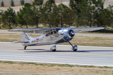 ESKISEHIR, TURKIYE - 21 Eylül 2025: Sivrihisar SHG Hava Gösterisinde Cessna 195A (7594)