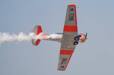 ESKISEHIR, TURKIYE - 21 Eylül 2025: Kuzey Amerika AT-6G Texan (SA079) Sivrihisar SHG Hava Gösterisi