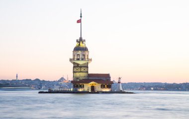 İstanbul 'da Bakireler Kulesi
