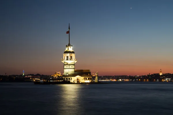 Torre donzelas em istanbul — Fotografia de Stock