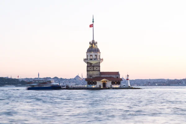 Καμαριέρες πύργος στην Κωνσταντινούπολη — Φωτογραφία Αρχείου