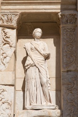 Sophia, Hikmet heykelinin Efes Antik Kenti