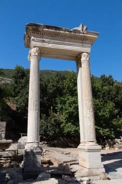 Hadrian Kapısı Efes Antik Kenti