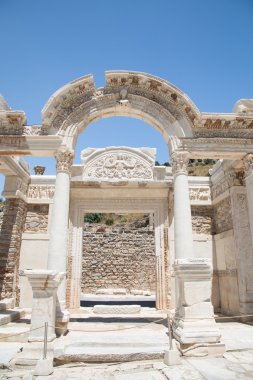 Efes Antik kenti olarak Hadrian tapınağı